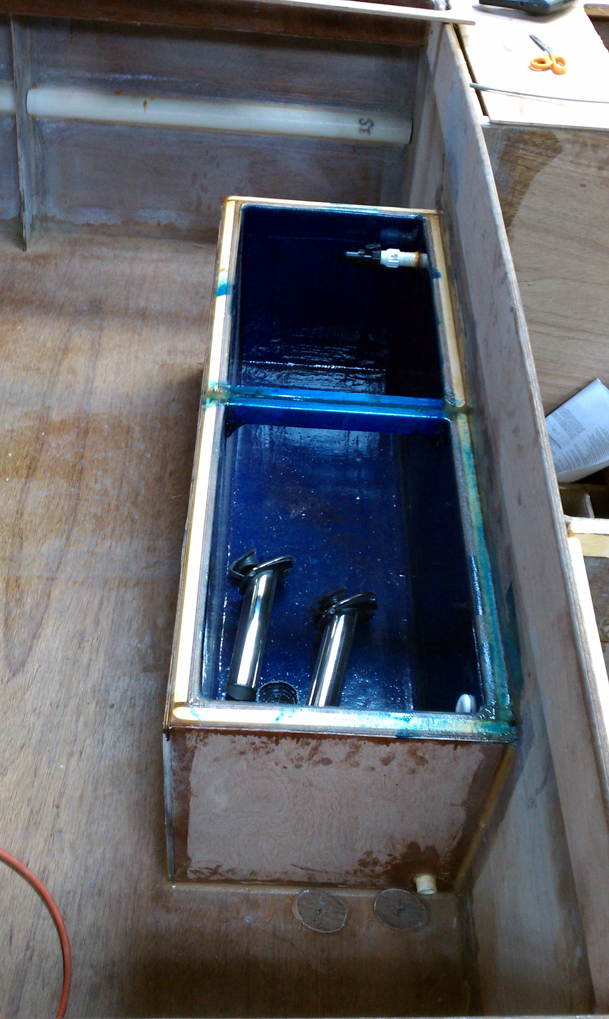 Livewell fishbox with blue gelcoat