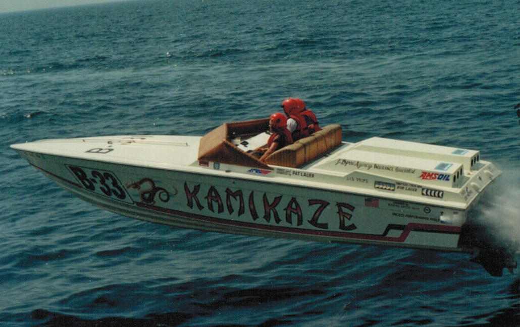 Kamikaze offshore racing boat B-33